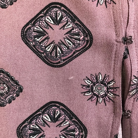 Lira Mauve Boho Print Scoop Hem Long Sleeve Blouse - Picture 12 of 12